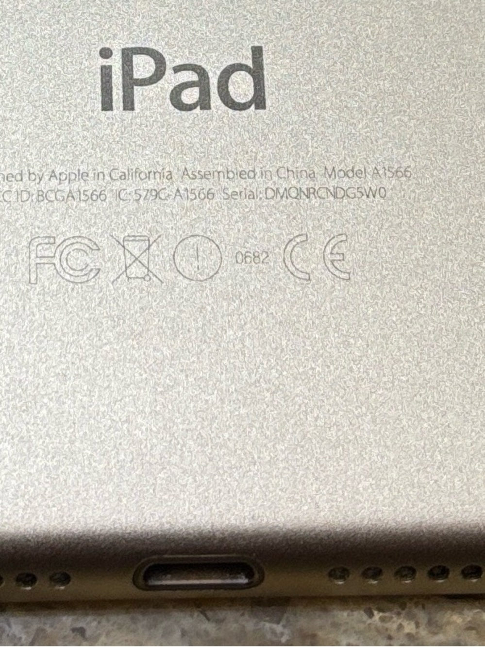 Apple iPad Air 2 64GB Wi-Fi Gold with Protective Case & Original Box - Picture 12 of 16